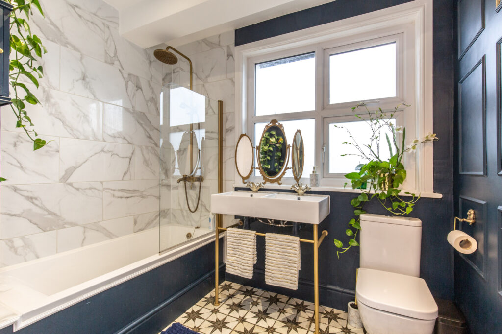 84-SS-Bathroom