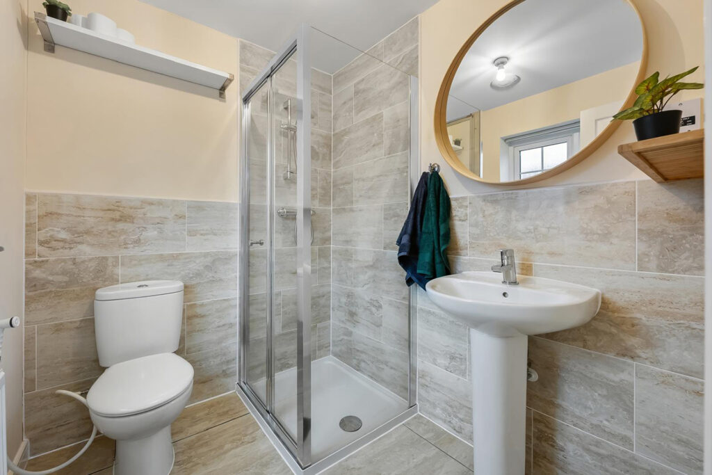 Spacious 4-Bedroom House in Birmingham (13)